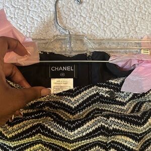 CHANEL Monochrome Zigzag Knit Skirt